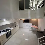 Life House Apartment *