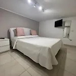 Life House Apartment