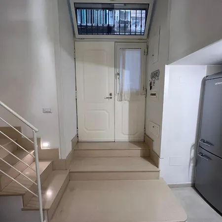Life House Apartment